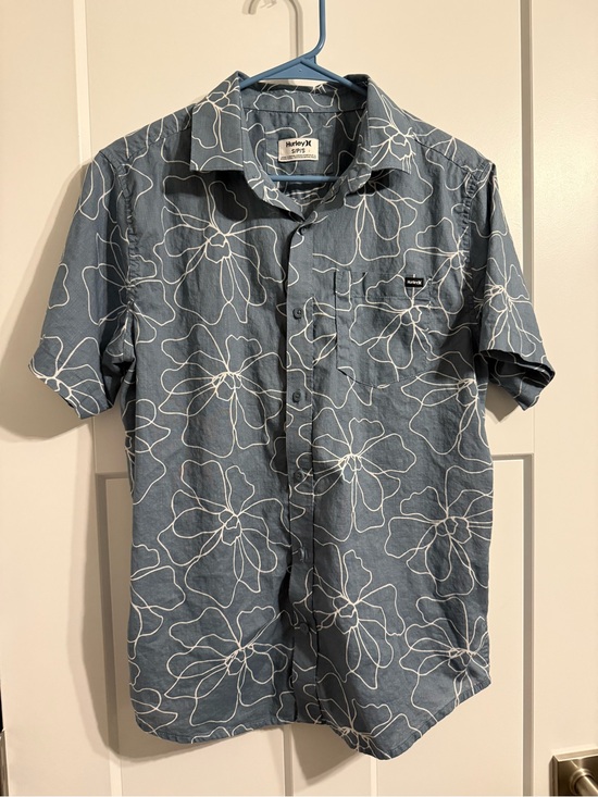 Hurley Other - Hurley Blue Short-Sleeve Floral Button-Down Shirt 100% cotton coastal